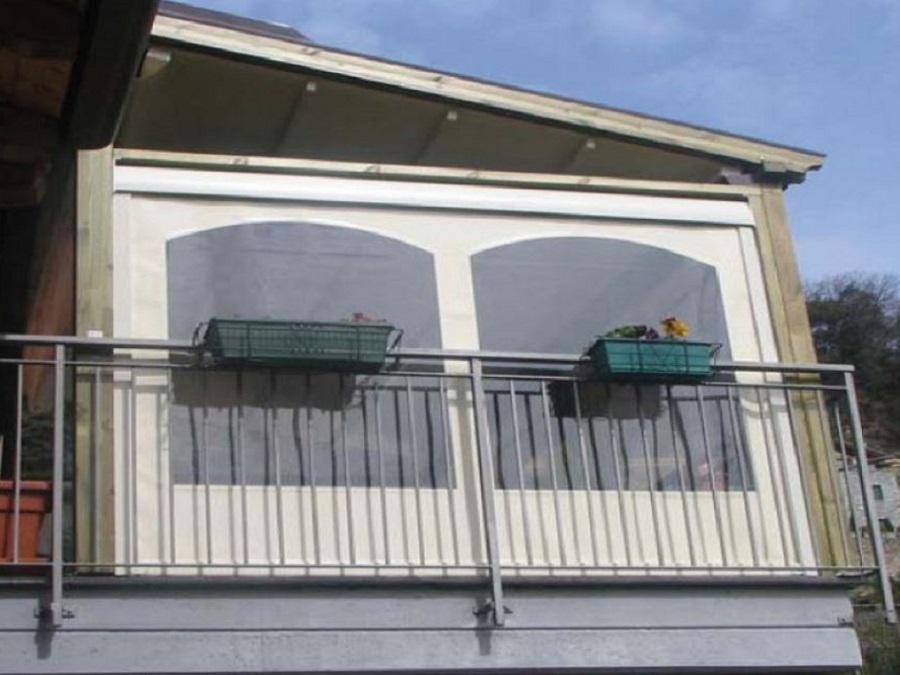 TENDE ANTIVENTO IN PVC PER BALCONI